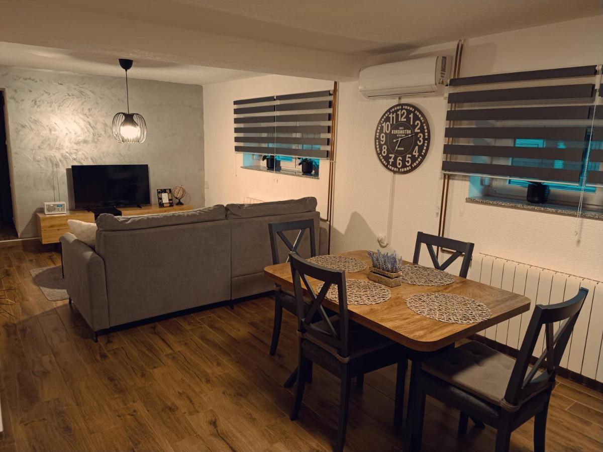 Apartmán Kod Dida Gospić Exteriér fotografie