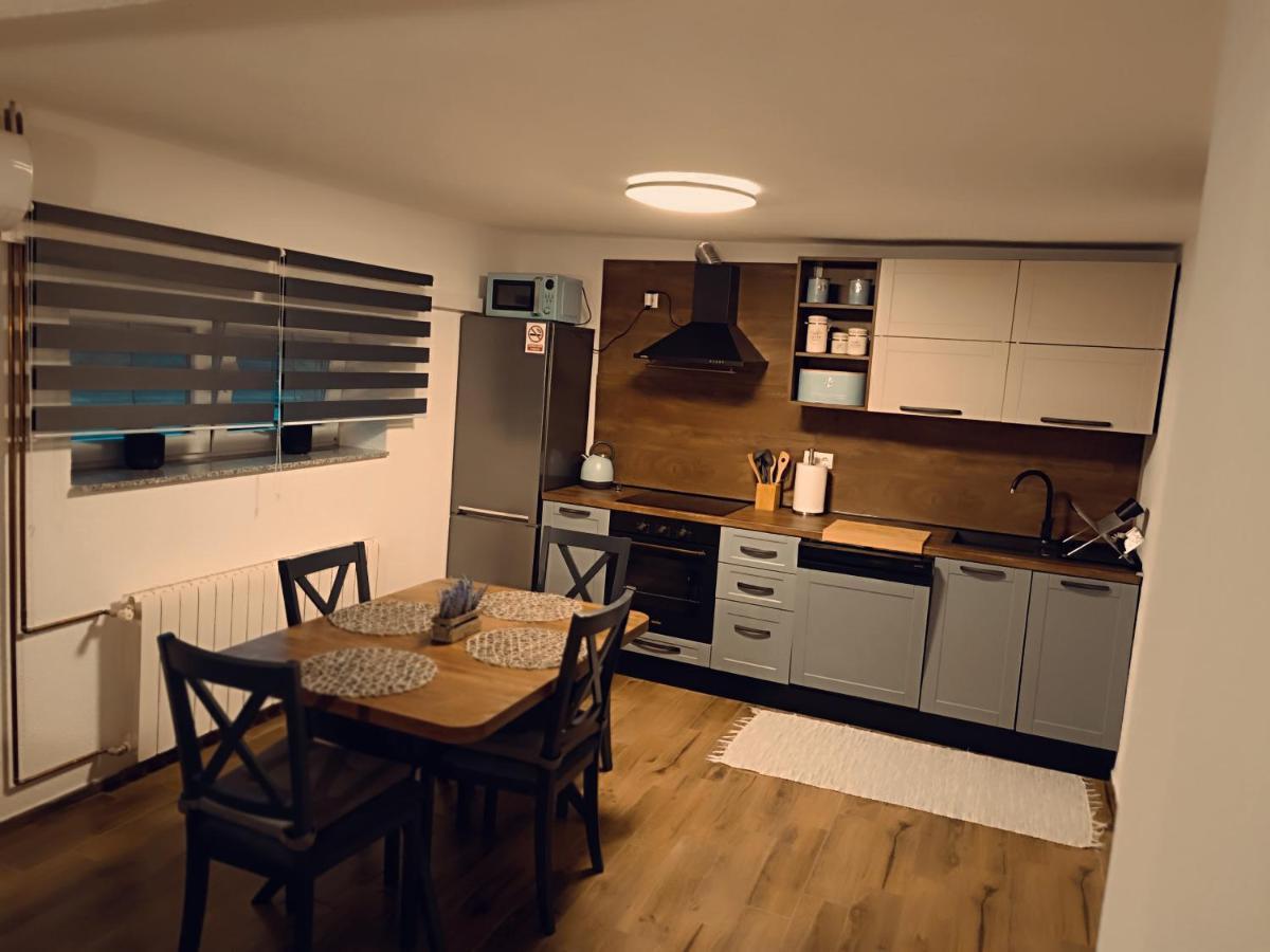 Apartmán Kod Dida Gospić Exteriér fotografie